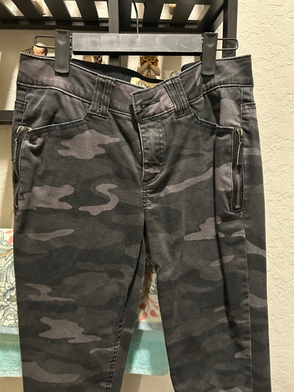 Democracy Women's Black and Gray Camo Pull-On Jeans